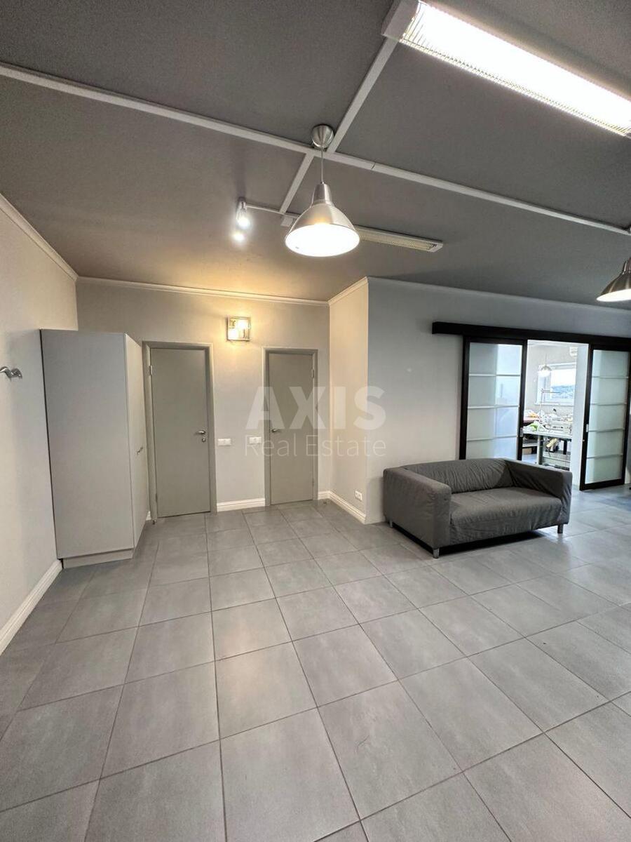 Office vul. Golosii'vs'ka 13, 61m21