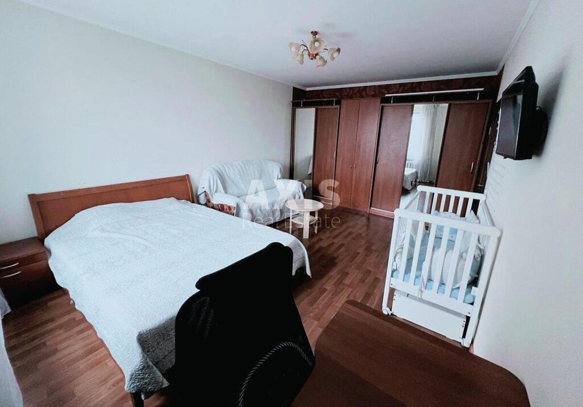 1k apartment prov. Feodosijs'kyj 14484185