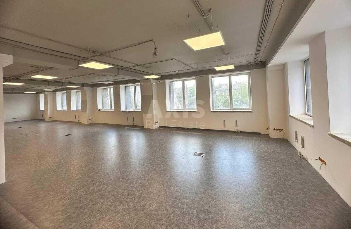 Office vul. Pochajnyns'ka 38/44, 547m20
