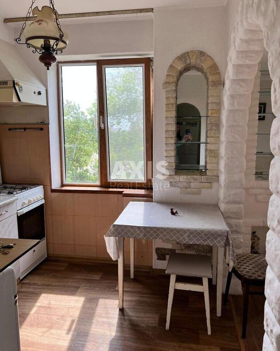 2k apartment vul. Symyrenka 50