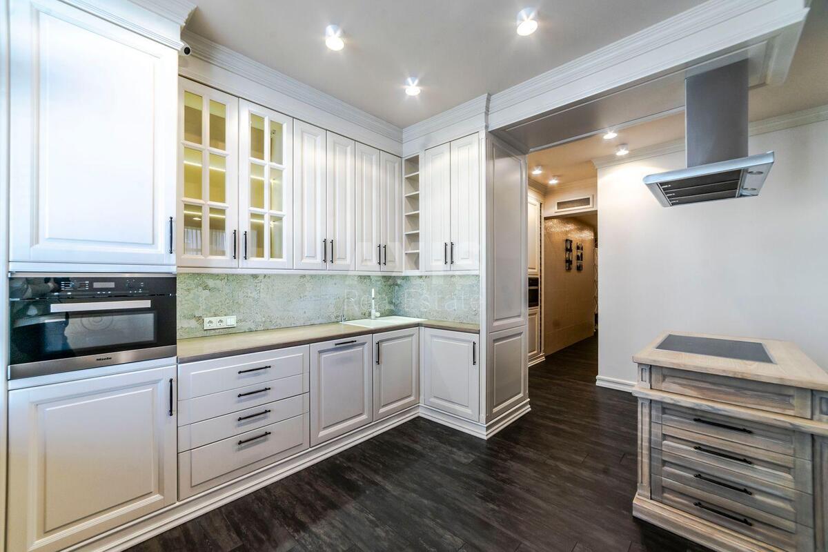 6k apartment vul. Dragomyrova Myhajla 16Б
