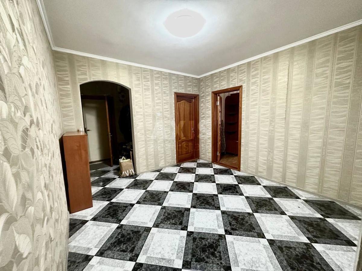 3k apartment vul. Vyshnjakivs'ka 13Б8