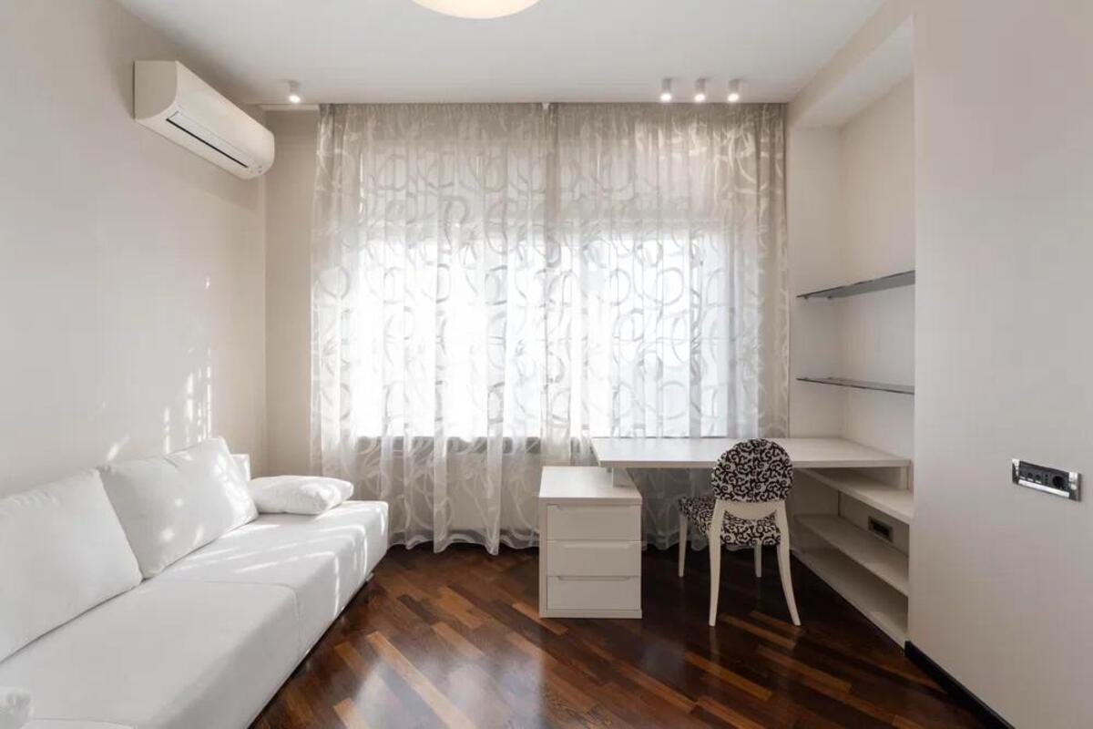 4k apartment vul. Dragomyrova Myhajla 183
