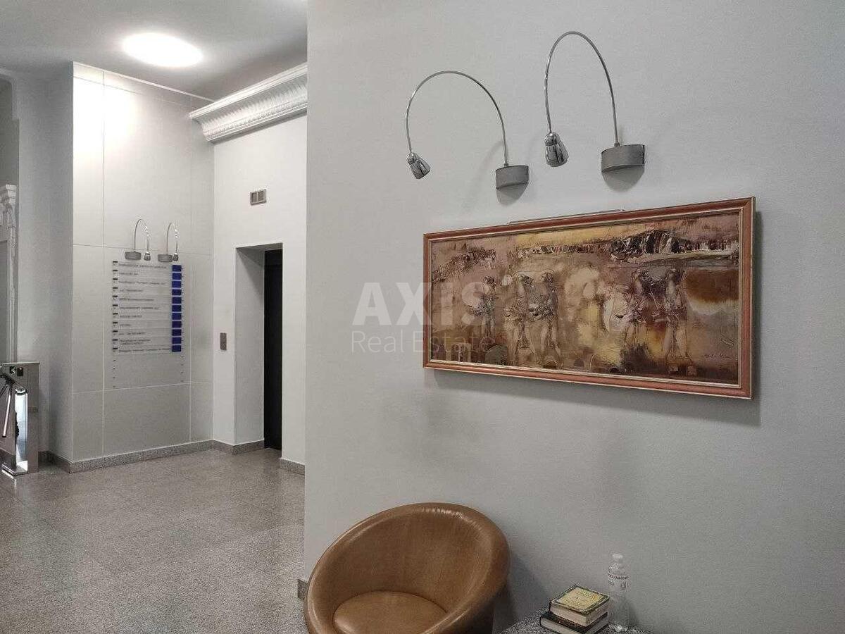 Office prov. Muzejnyj 4, 284m2594477