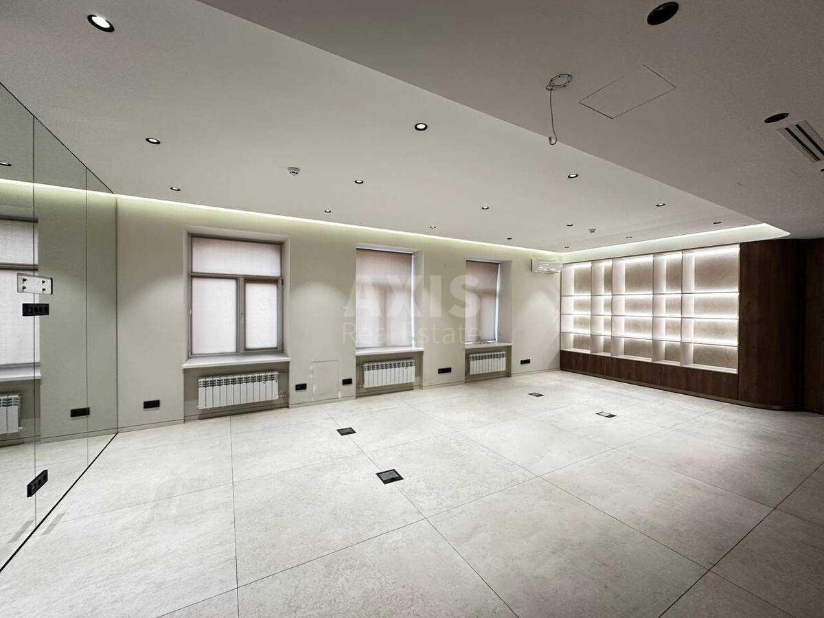 Office prov. Kutuzova 3, 250m24