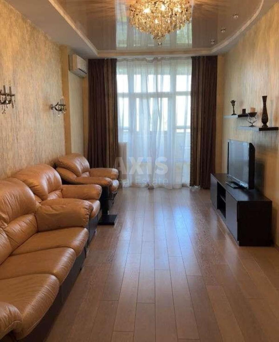 3k apartment vul. Parkovo-Syrec'ka 4В0
