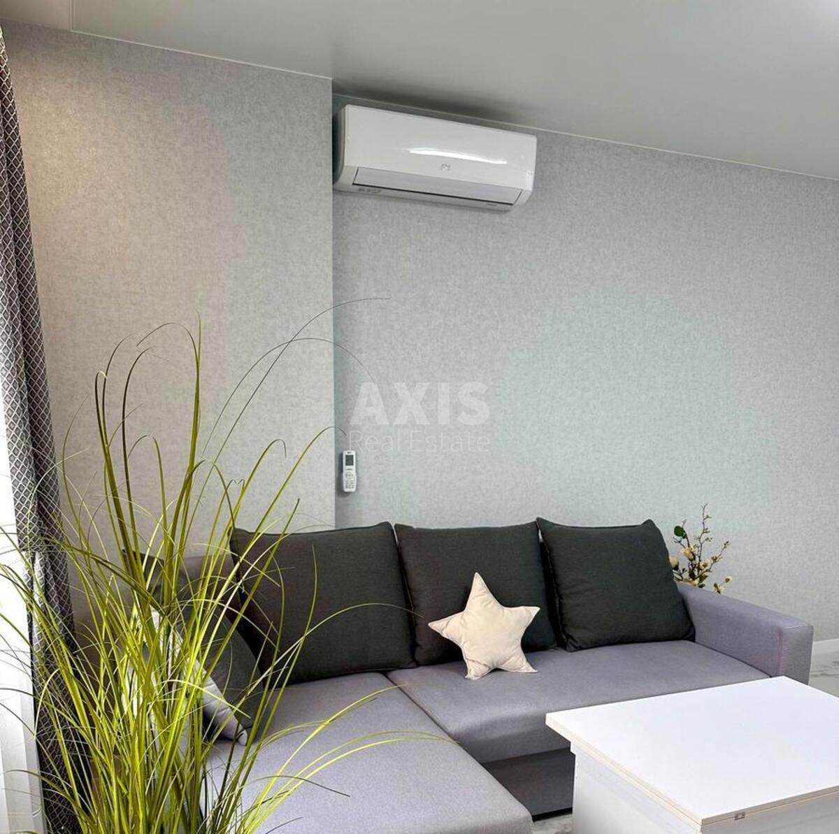 2к квартира ул. Михаила Максимовича 32631701