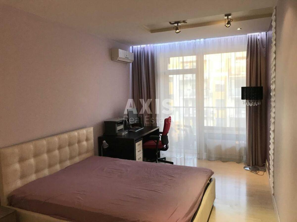 1k apartment vul. Zamkovec'ka 1020