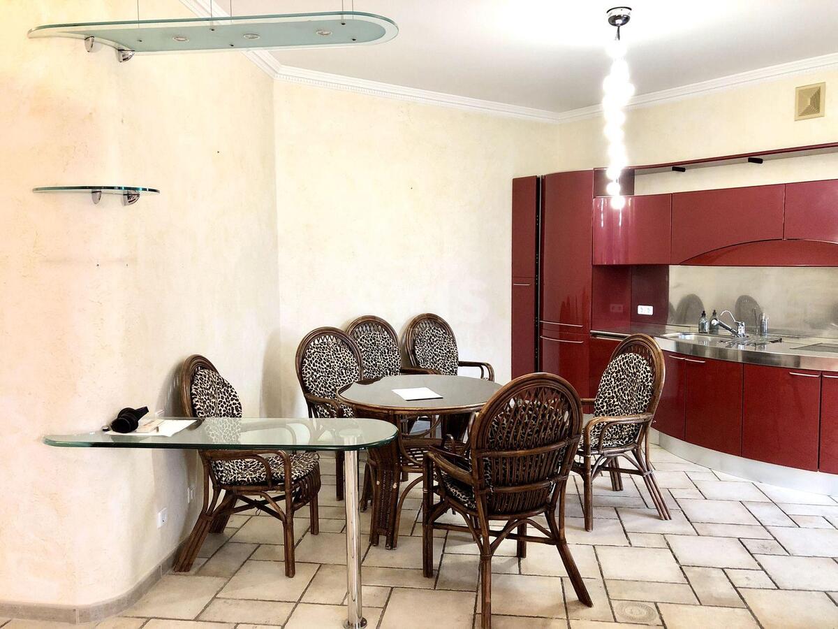 4k apartment bul. Lesi Ukrai'nky 14