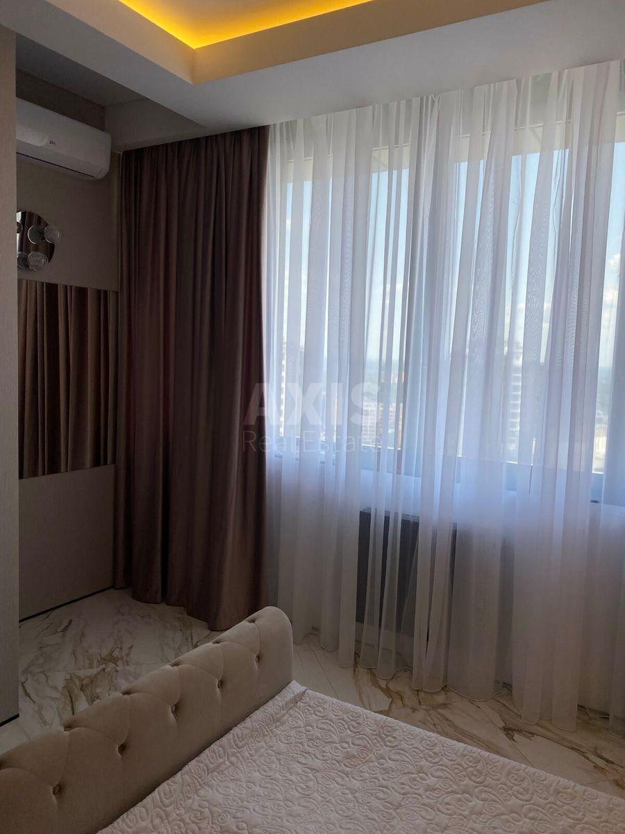 3k apartment vul. Dragomyrova Myhajla 14Б18