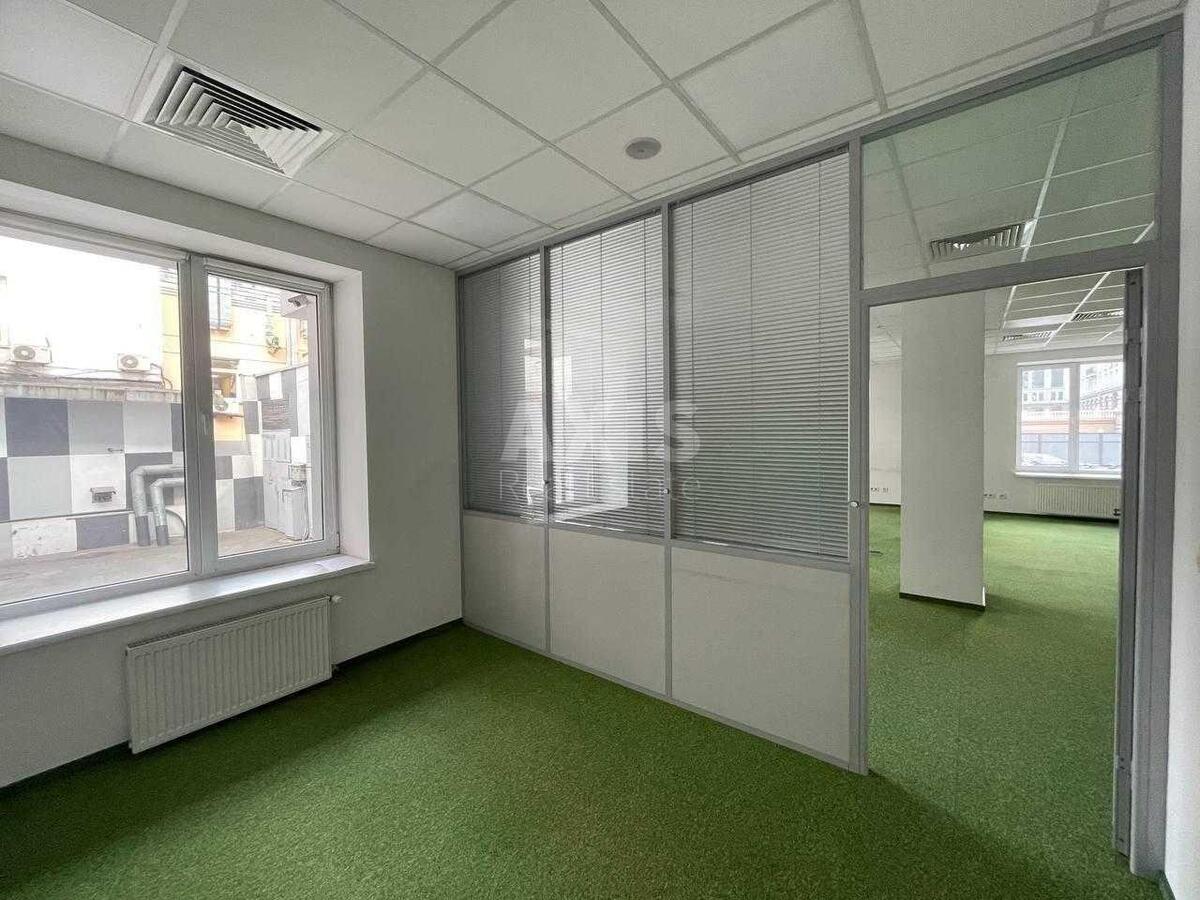 Office vul. Nyzhnij Val 51, 550m24