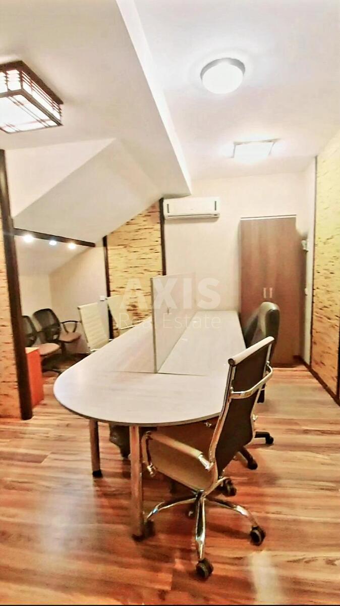 Office vul. Mechnykova 10/2, 82m23