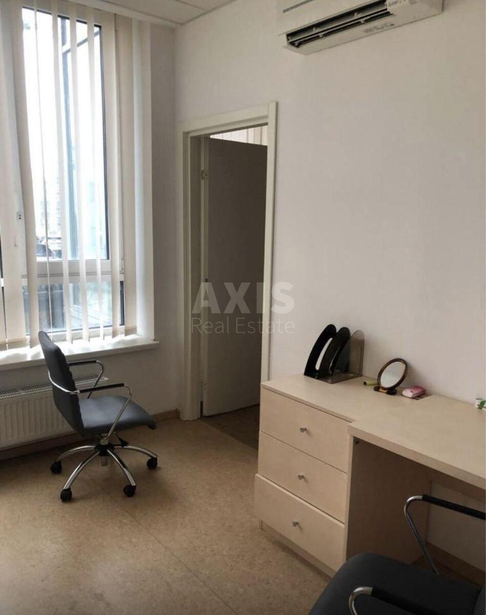 Trade object vul. Kudri Ivana 7, 334m2600065