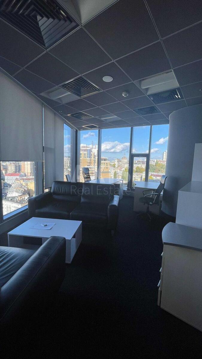Office pl. Sportyvna 1А, 350m2