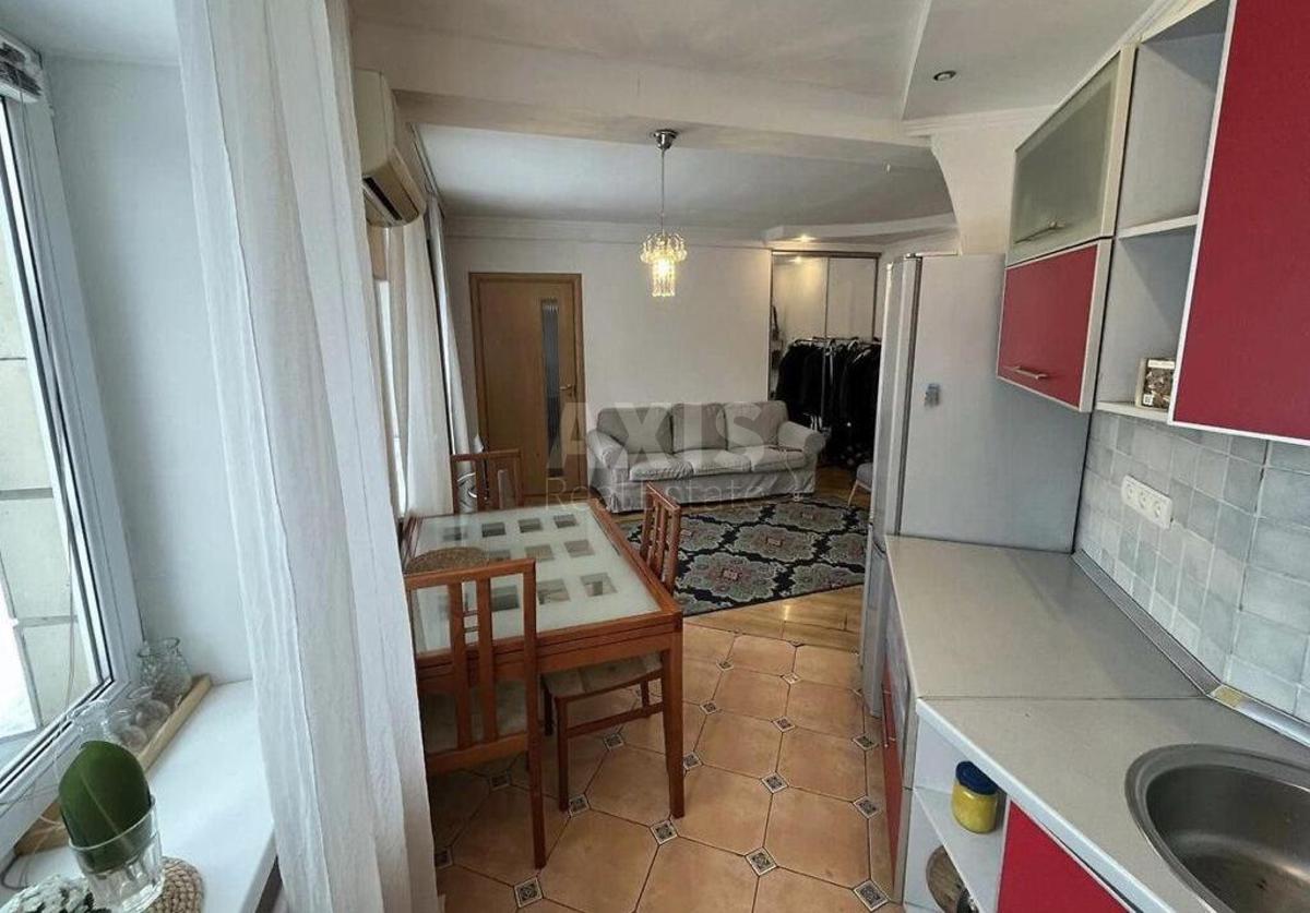 2k apartment pl. Peremogy 703
