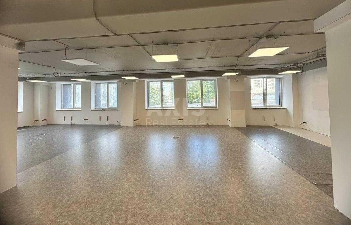 Office vul. Pochajnyns'ka 38/44, 547m21