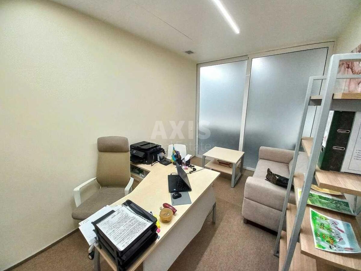 Office vul. Ahmatovoi' Anny 22, 106m2581968