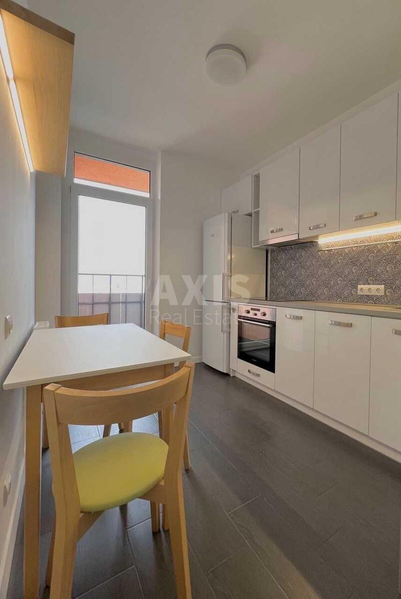 1k apartment vul. Bogatyrs'ka 6А0
