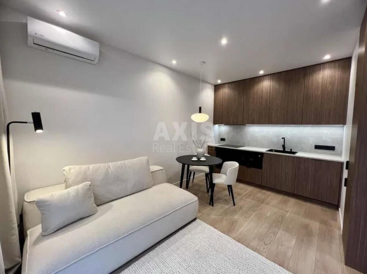 1k apartment bul. Ryl's'kogo Tadeja 1