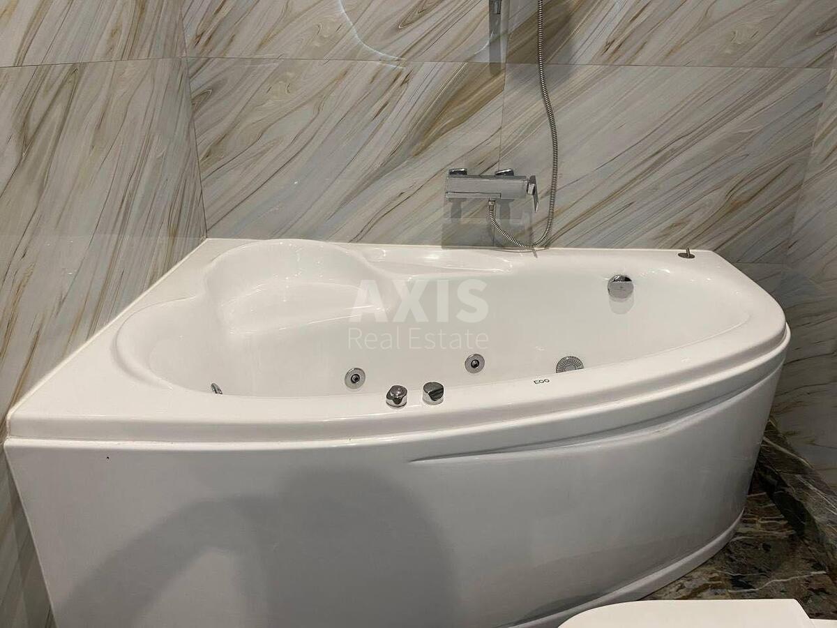 2k apartment vul. Myhajla Maksymovycha 246