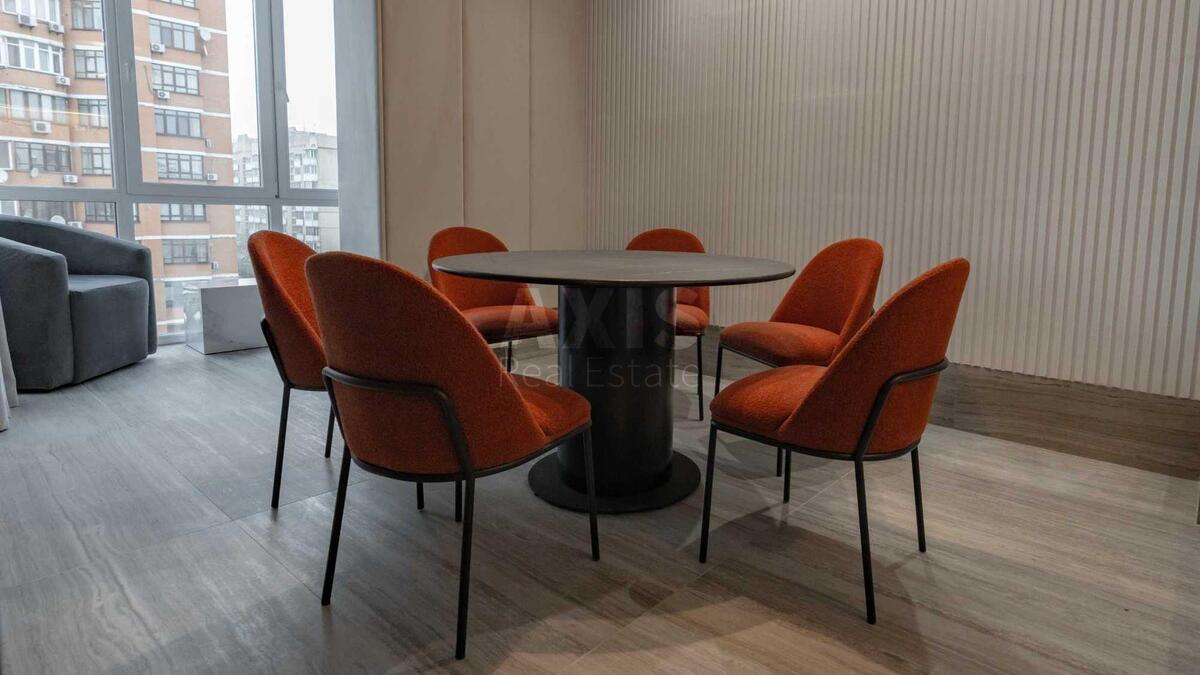 Office vul. Bul'varno-Kudrjavs'ka 15, 170m210