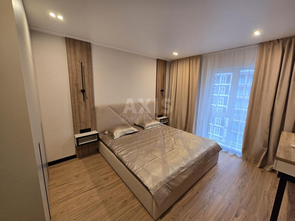 2k apartment vul. Myhajla Maksymovycha 243