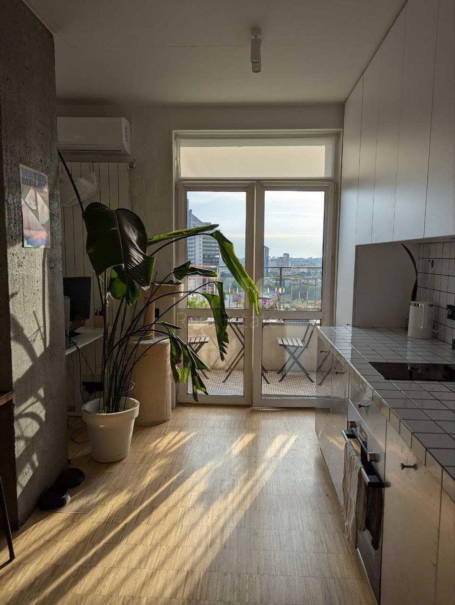 1k apartment vul. Lypkivs'kogo Vasylja Mytropolyta 350