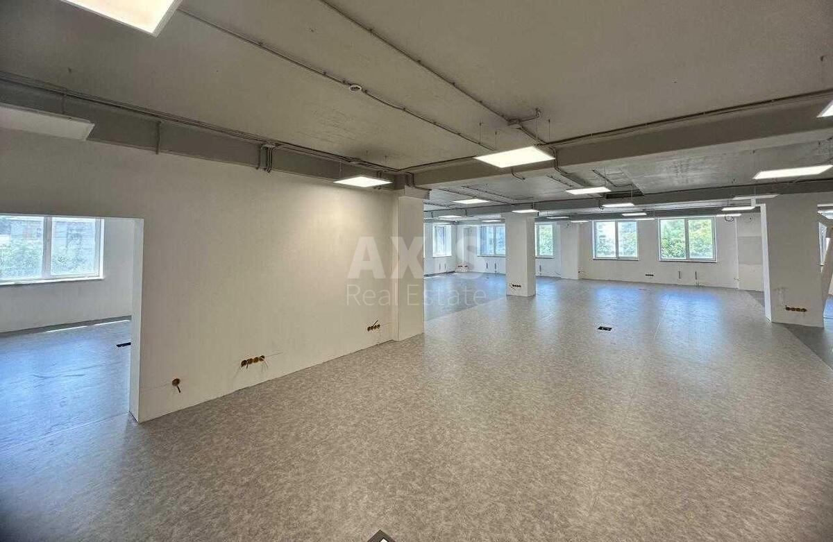 Office vul. Pochajnyns'ka 38/44, 547m22