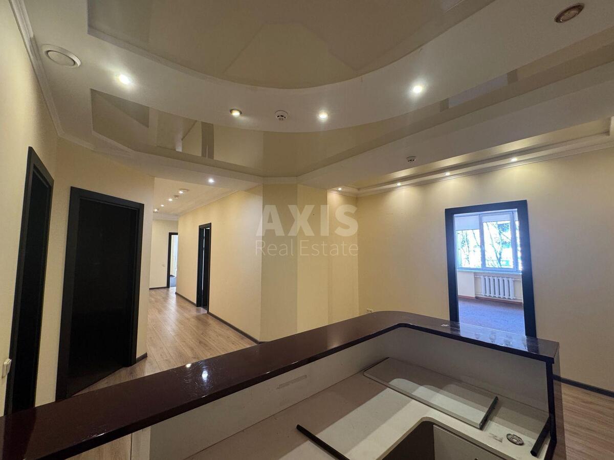 Office vul. Mazepy Ivana 7, 60m2