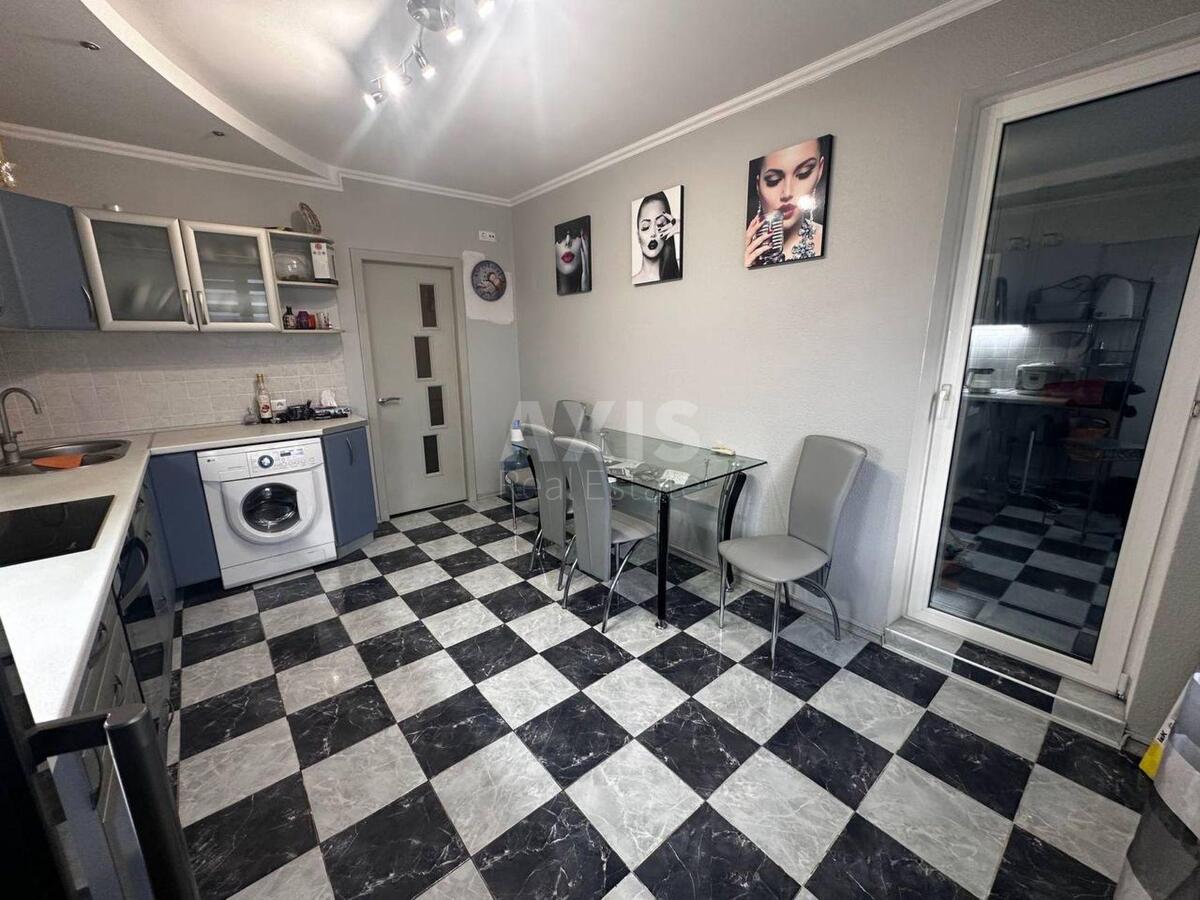 2к квартира ул. Урловская 9617300