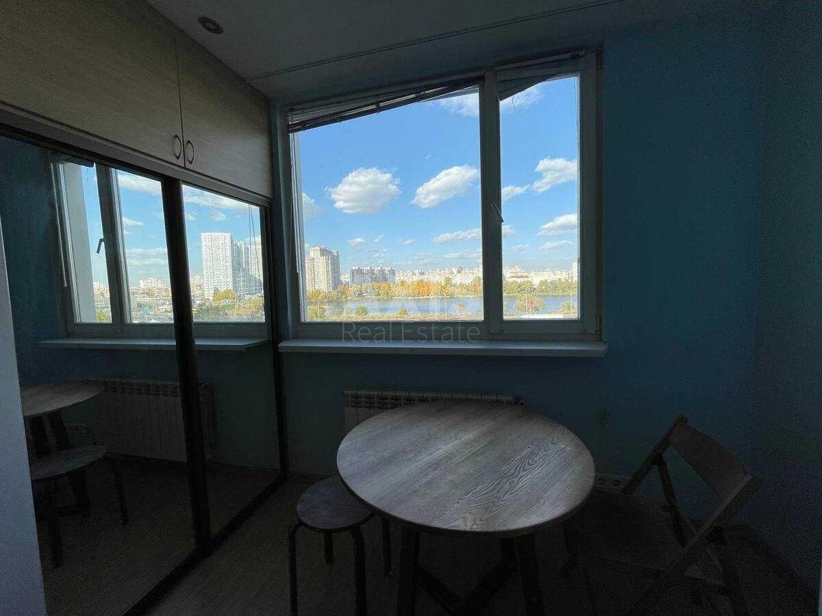 1k apartment pr-t Bazhana Mykoly 261