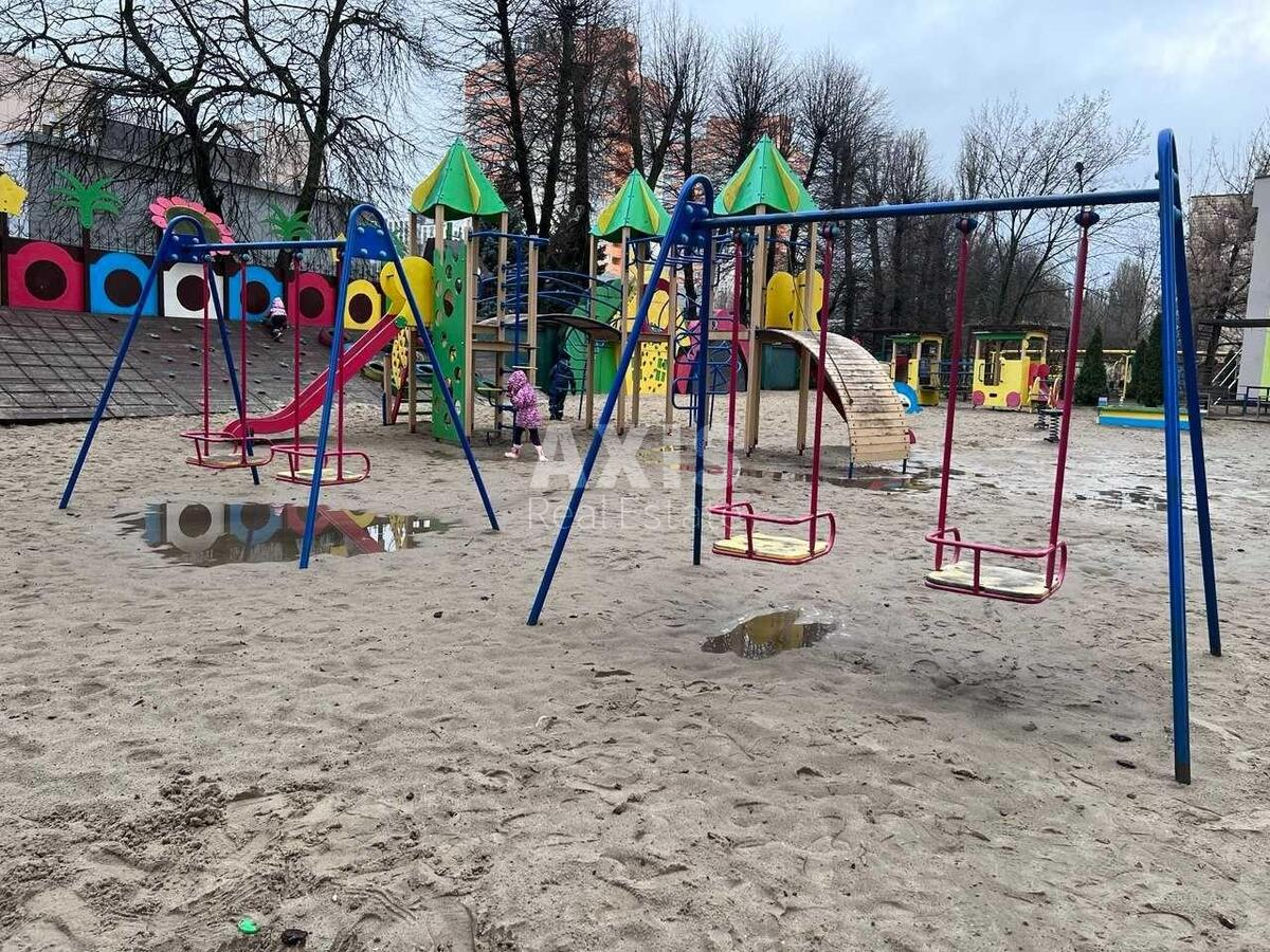 2к квартира ул. Виталия Скакуна 216161512