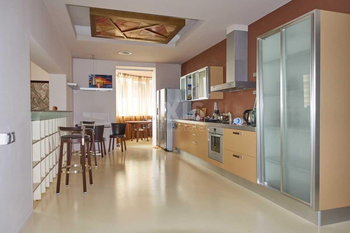 4k apartment vul. Zvirynec'ka 59