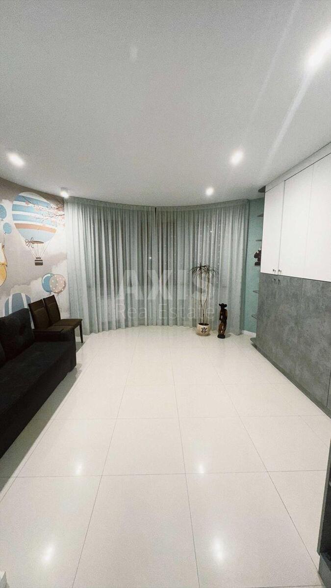 3k apartment vul. Ahmatovoi' Anny 13Д627978