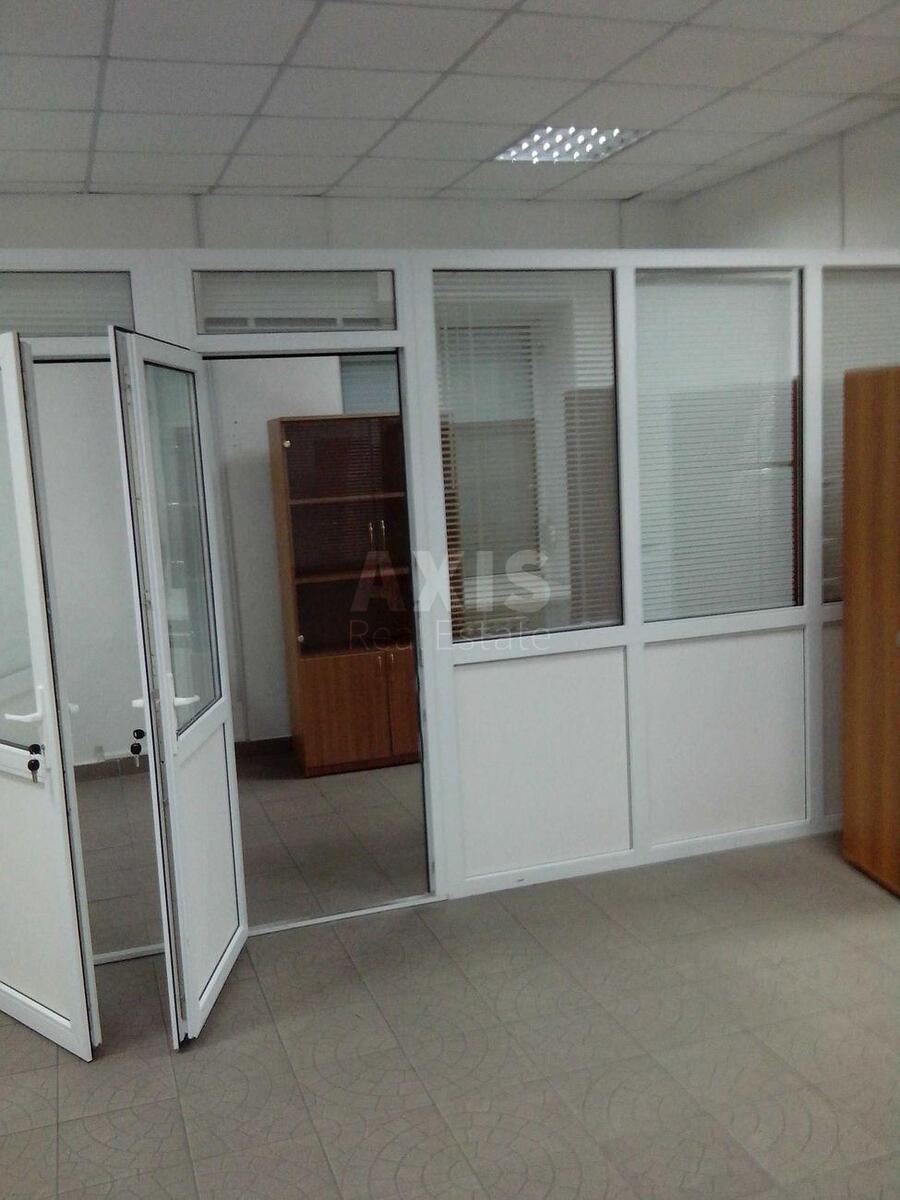 Office pr-t Bazhana Mykoly 30, 202m23
