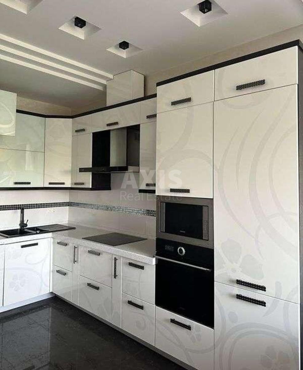 3k apartment vul. Parkovo-Syrec'ka 4В2