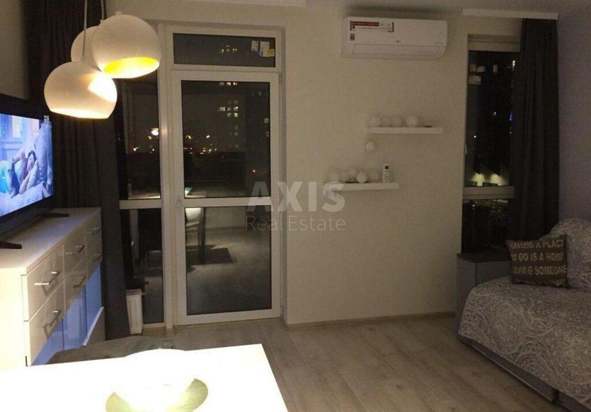 2k apartment vul. Myhajla Maksymovycha 243