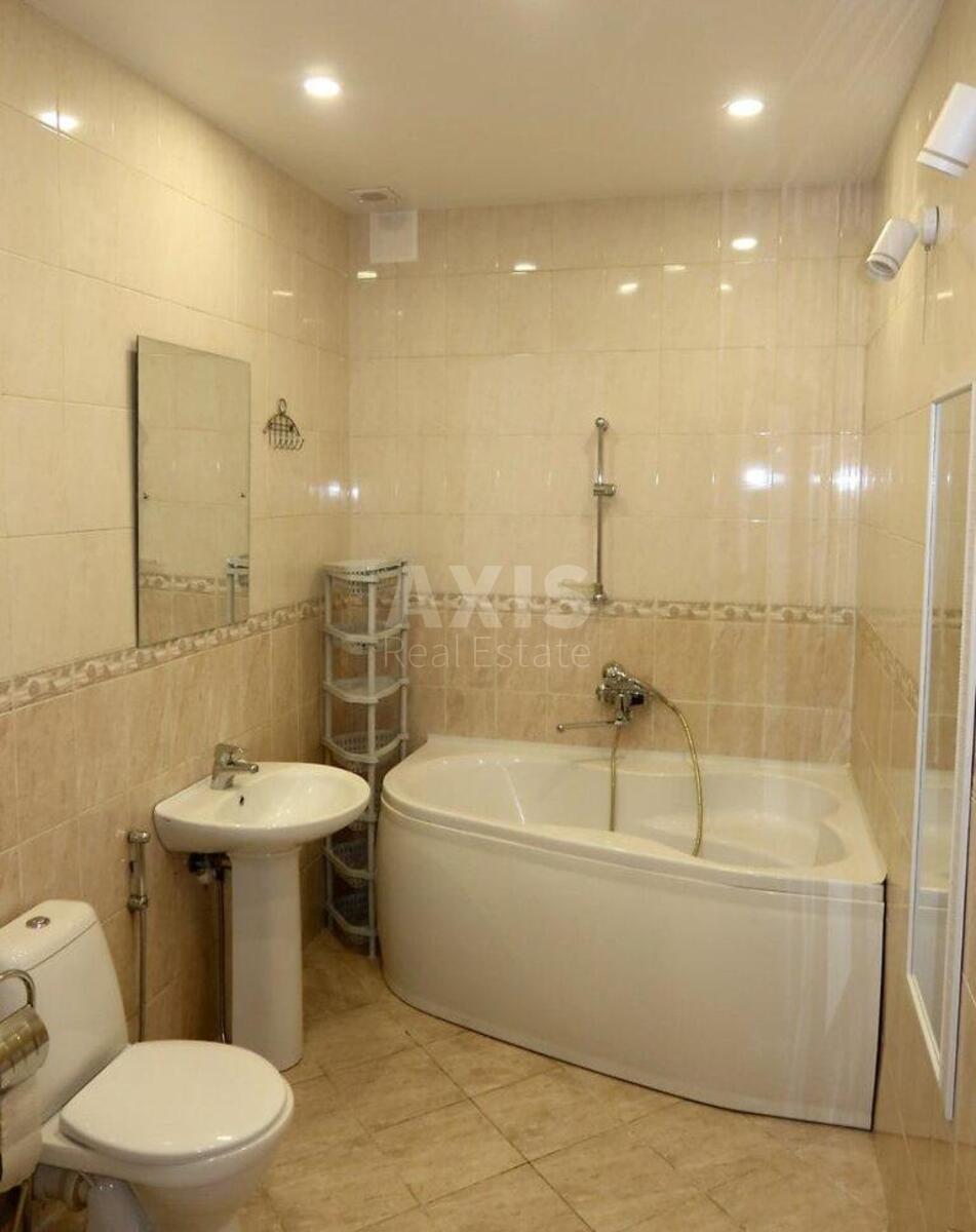 2k apartment vul. Vyshgorods'ka 45/27