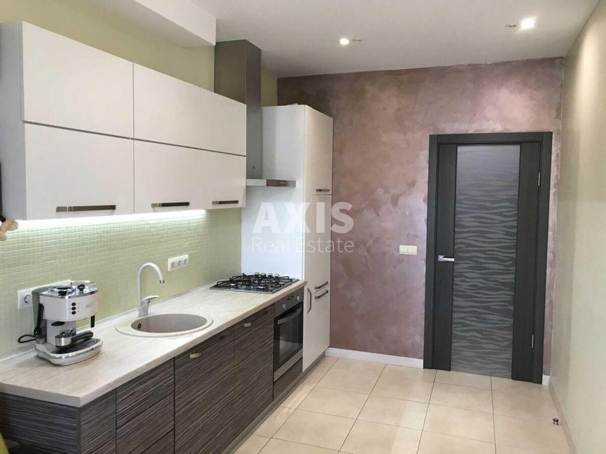 1k apartment vul. Zamkovec'ka 1022