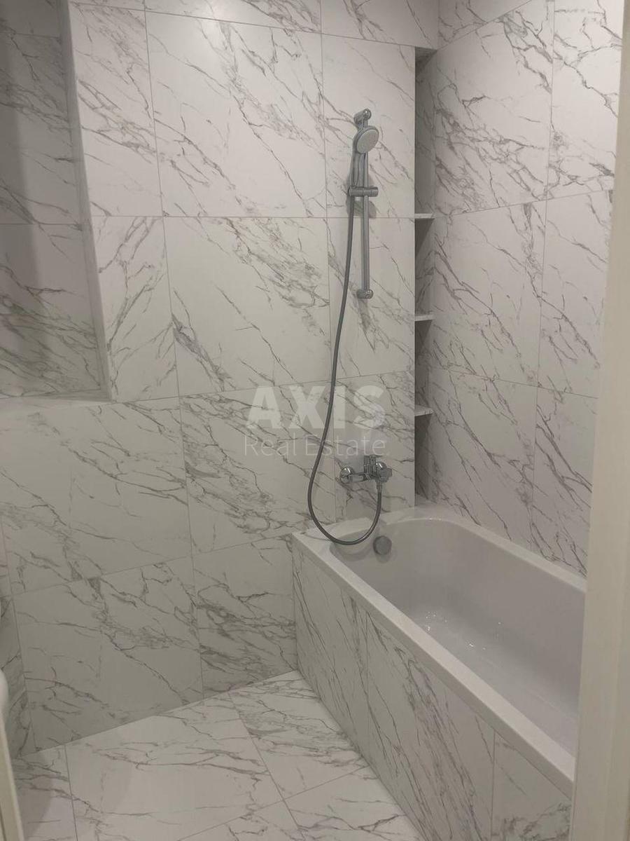 2k apartment vul. Myhajla Maksymovycha 243