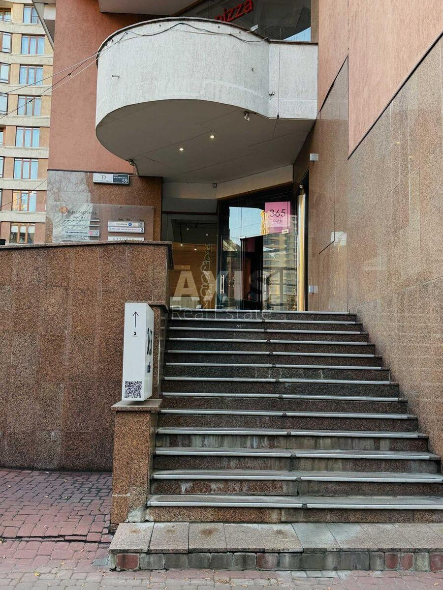 Office vul. Zhyljans'ka 68, 80m2