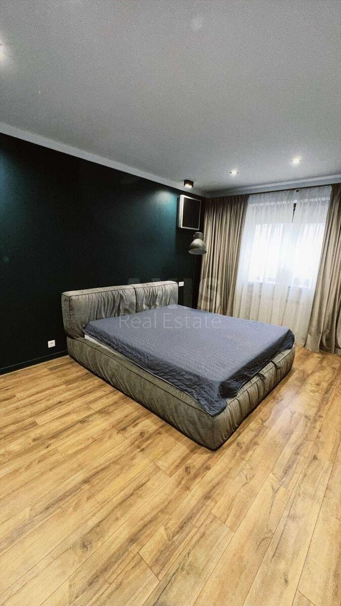 3k apartment vul. Ahmatovoi' Anny 13Д627979