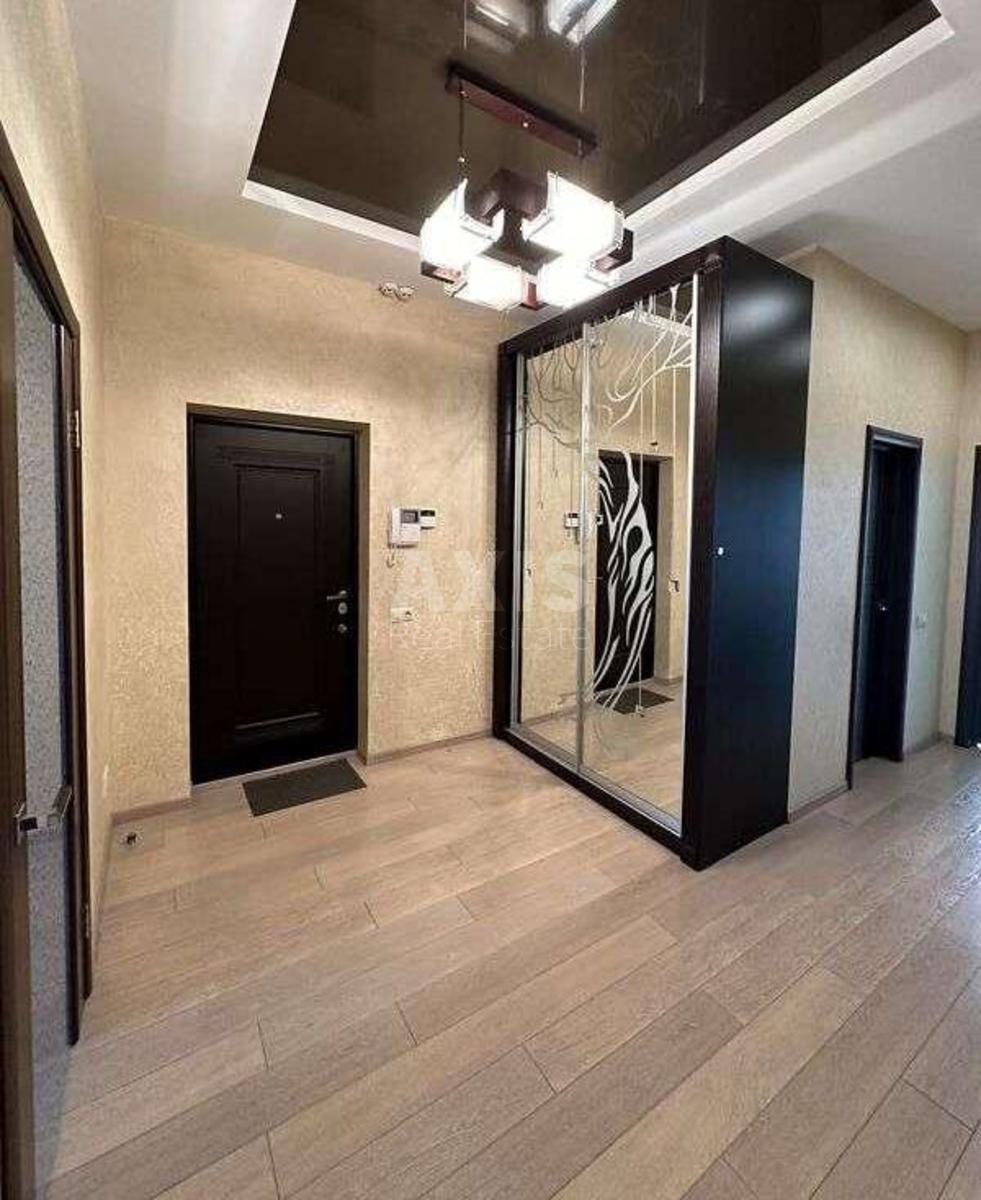 3k apartment vul. Parkovo-Syrec'ka 4В3
