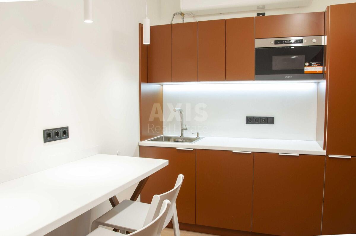 Office uzv. Klovs'kyj 7, 190m25900911