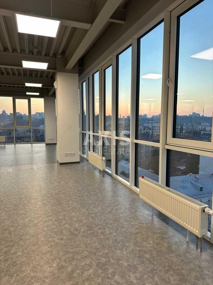 Office vul. Pochajnyns'ka 38/44, 500m28
