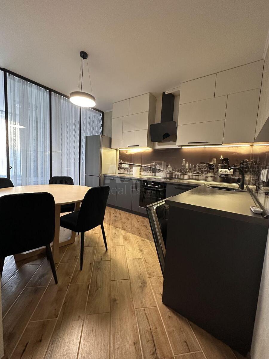 2k apartment vul. Solom'jans'ka 20В