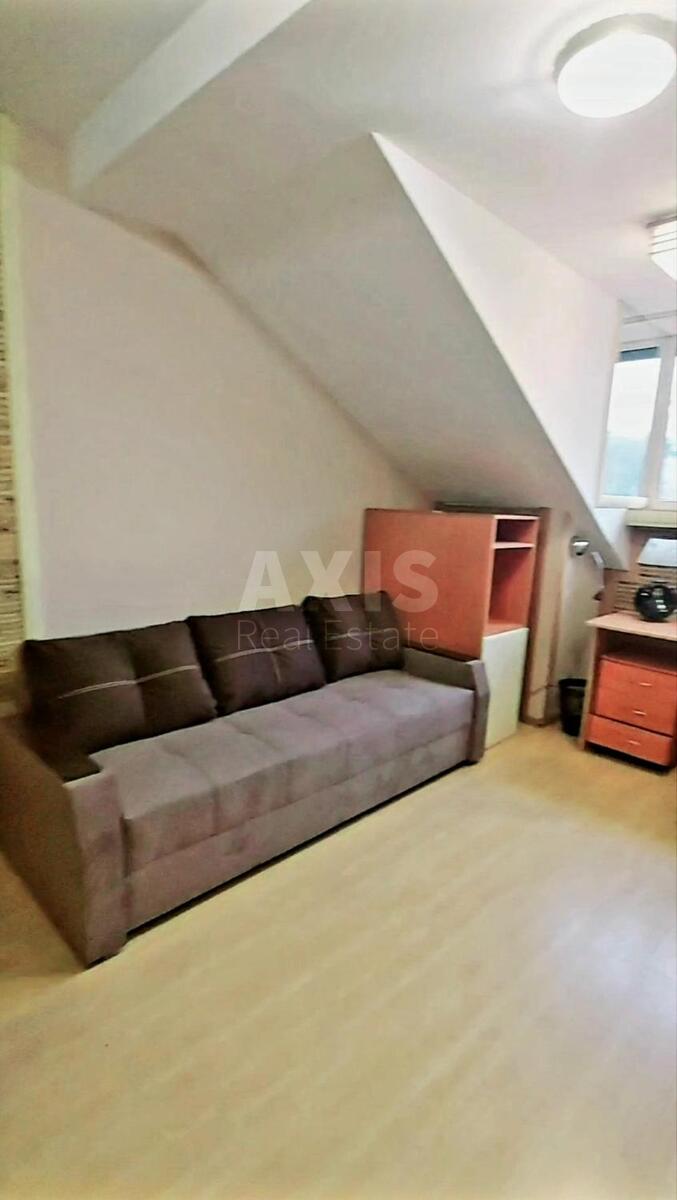 Office vul. Mechnykova 10/2, 82m26