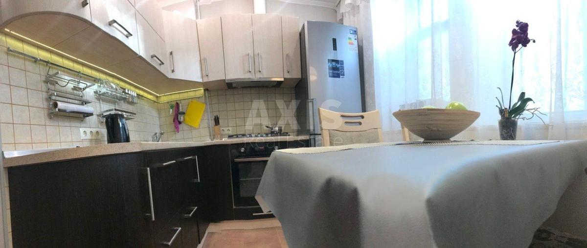 2k apartment vul. Petljury Symona 7/90