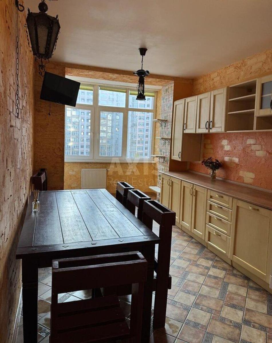 2k apartment vul. Yulia Zdanovska 46/10
