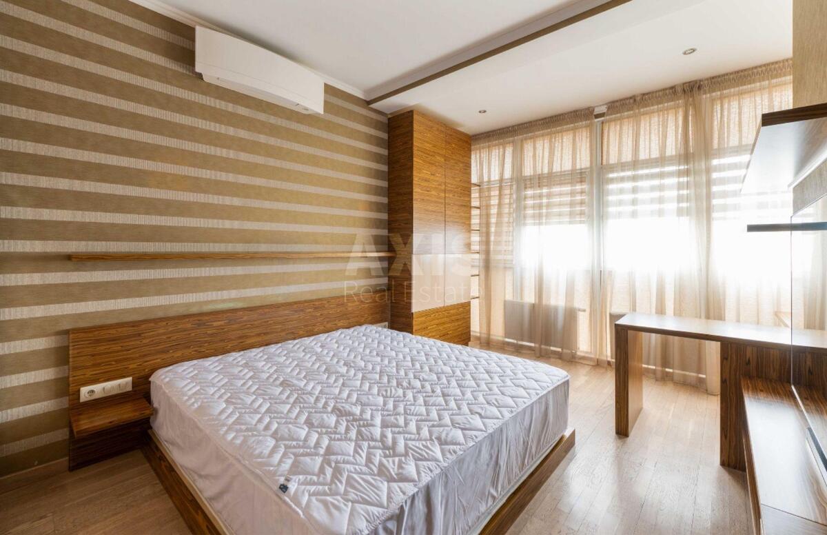 3k apartment vul. Dragomyrova Myhajla 92